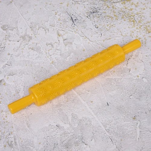 Скалка пластмассовая фигурная Ромашки 375см_6